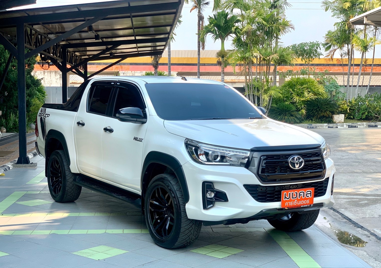 Toyota Hilux Revo Prerunner (4 ประตู) ปี 2019 สีขาว (รูปที่ 16)