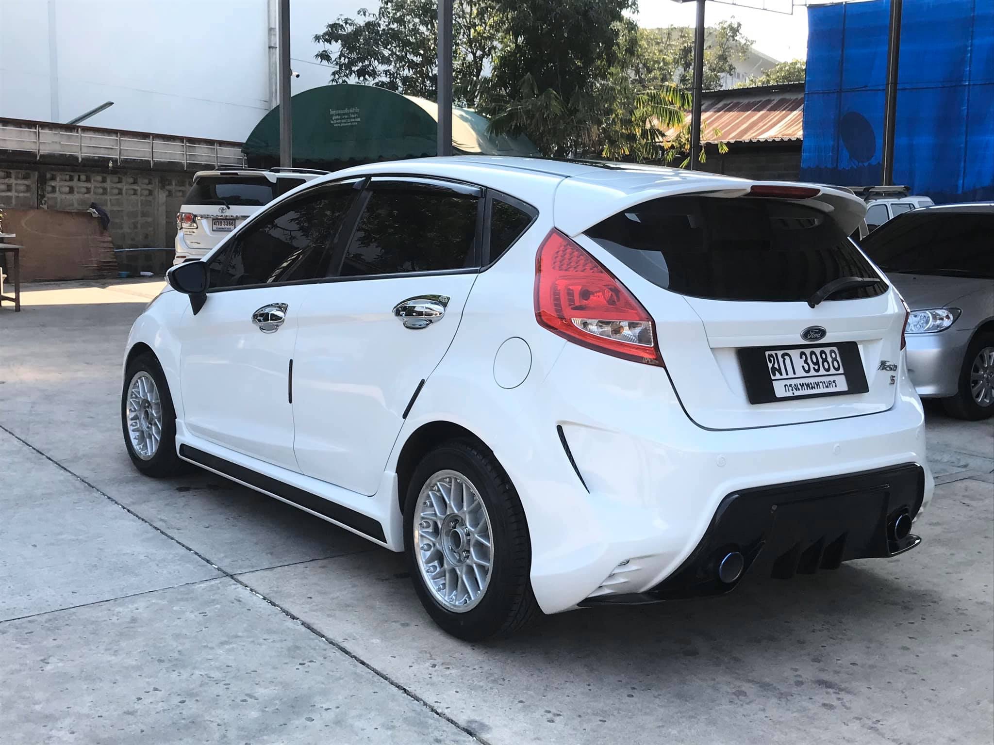 Ford Fiesta ปี 2012 สีขาว (รูปที่ 5)