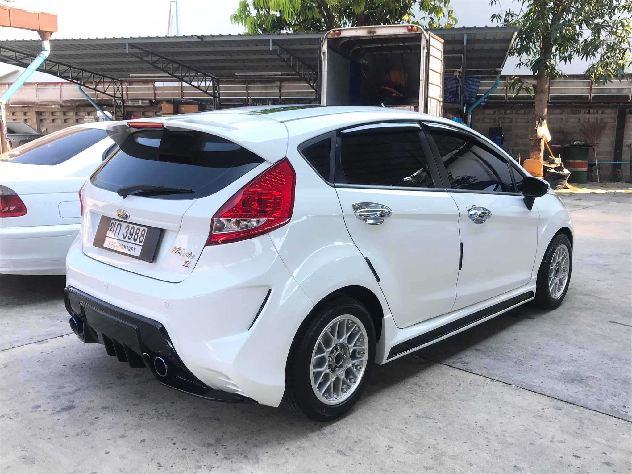 Ford Fiesta ปี 2012 สีขาว (รูปที่ 6)