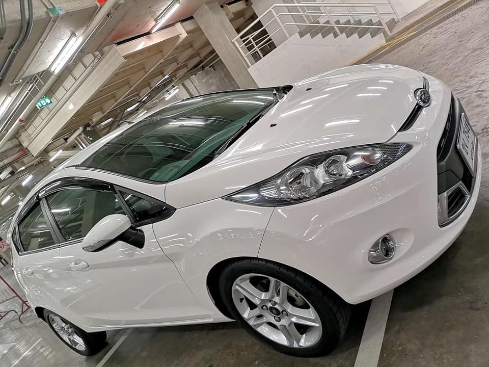 Ford Fiesta ปี 2013 สีขาว