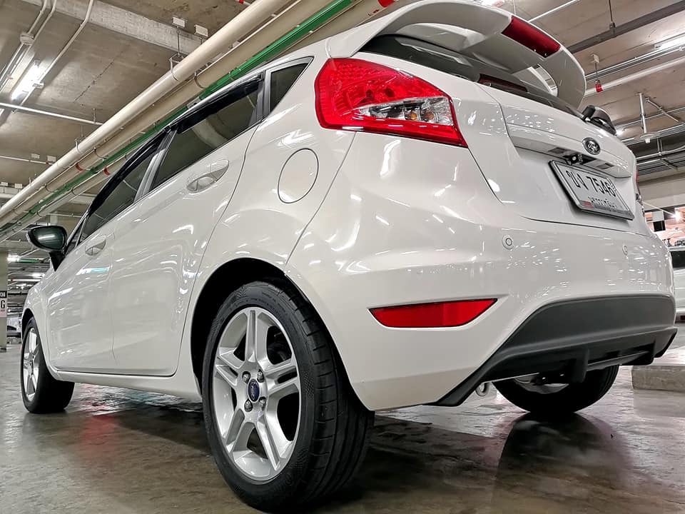 Ford Fiesta ปี 2013 สีขาว (รูปที่ 4)