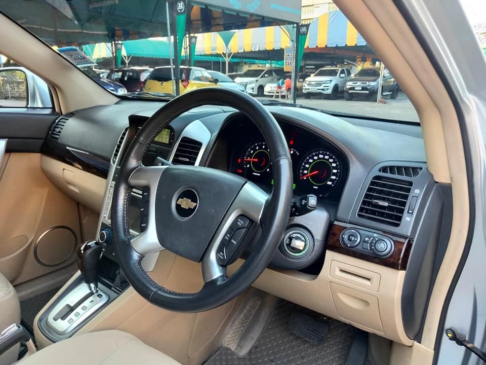 Chevrolet Captiva ปี 2010 สีเทา (รูปที่ 4)