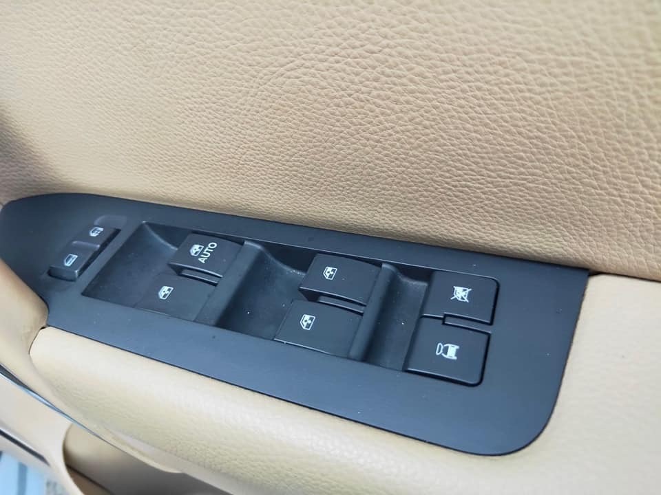 Chevrolet Captiva ปี 2010 สีเทา (รูปที่ 12)