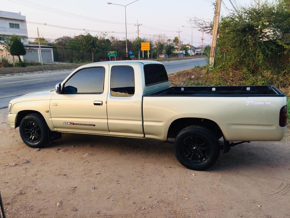 Toyota Hilux Tiger Extra cab ปี 2002 สีทอง