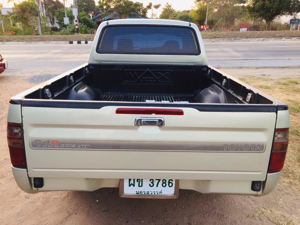 Toyota Hilux Tiger Extra cab ปี 2002 สีทอง