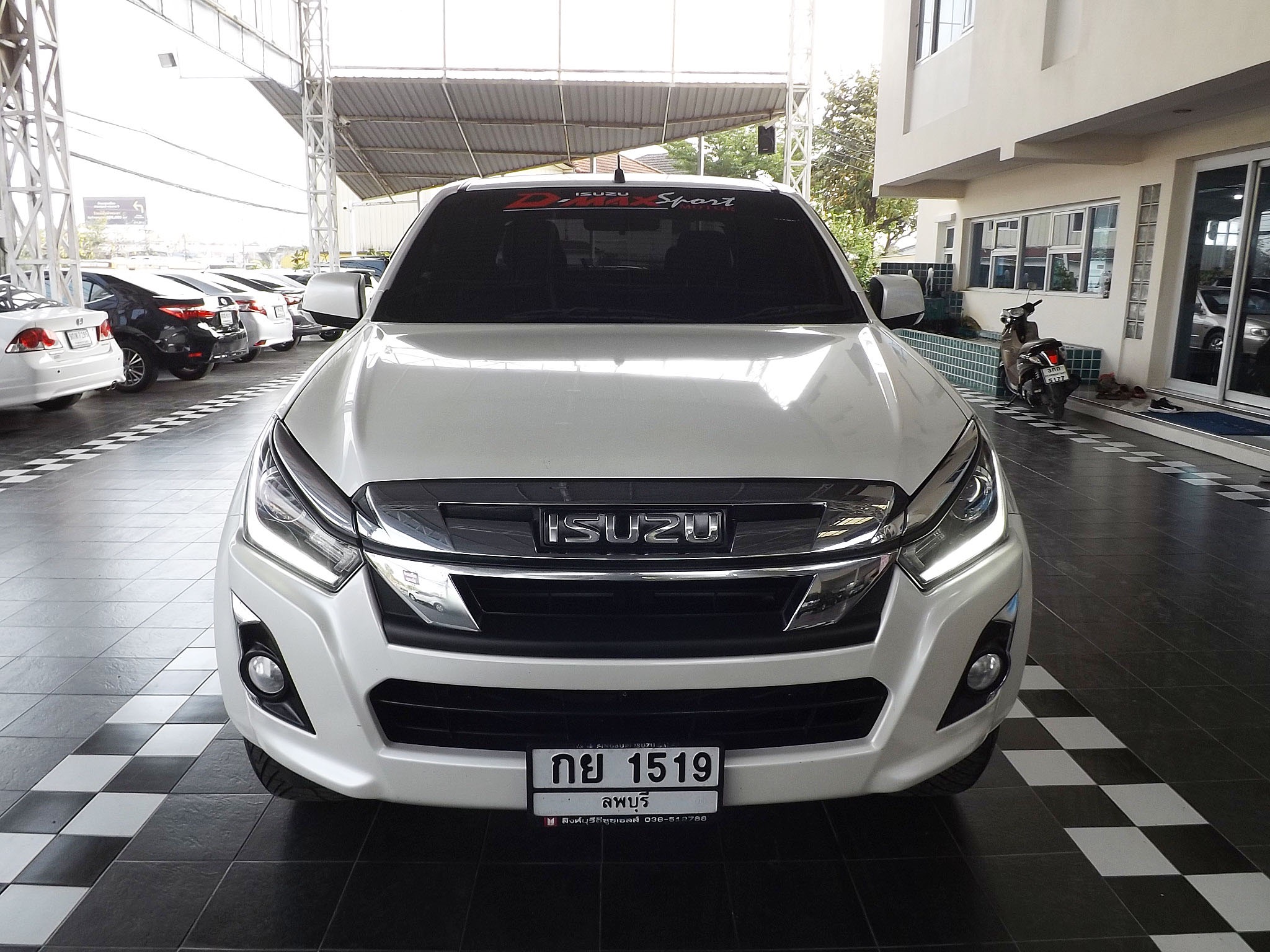 Isuzu D-Max Hi-Lander (Cab) ปี 2018 สีขาว (รูปที่ 10)