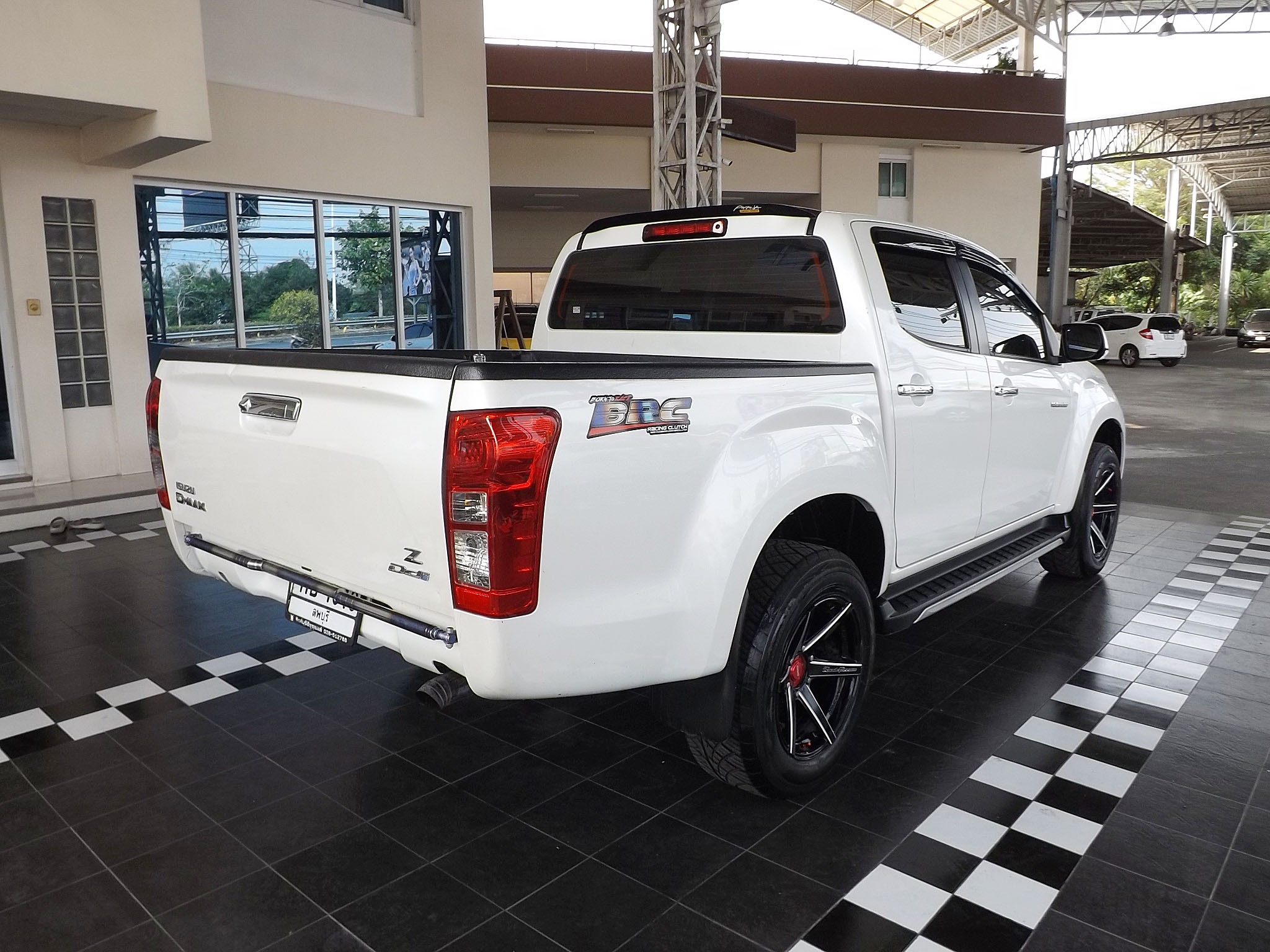 Isuzu D-Max Hi-Lander (Cab) ปี 2018 สีขาว (รูปที่ 4)