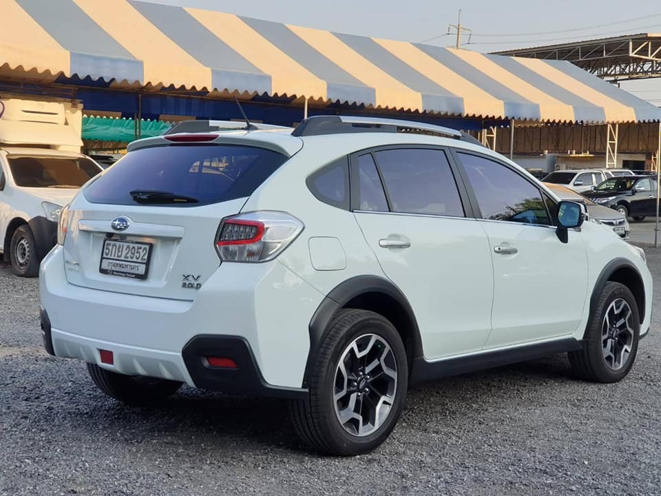 Subaru XV ปี 2017 สีขาว (รูปที่ 2)