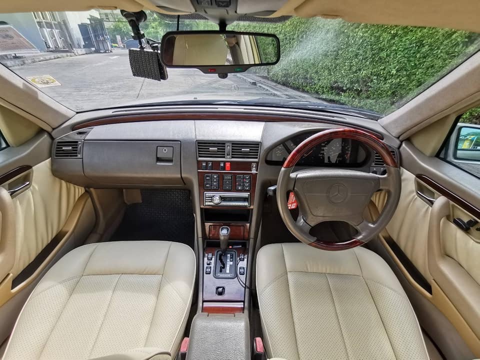 Mercedes-Benz C-Class W202 C220 ปี 1996 สีทอง (รูปที่ 7)
