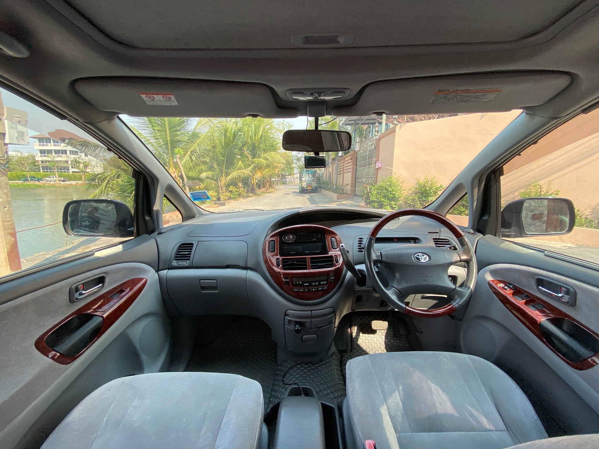 Toyota Estima ปี 2001 สีเงิน (รูปที่ 7)