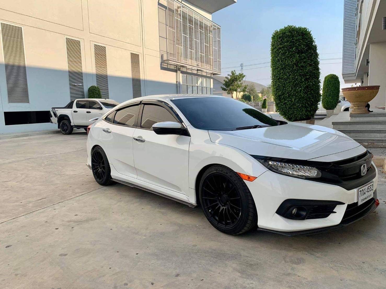 Honda Civic Sedan ปี 2018 สีขาว (รูปที่ 3)