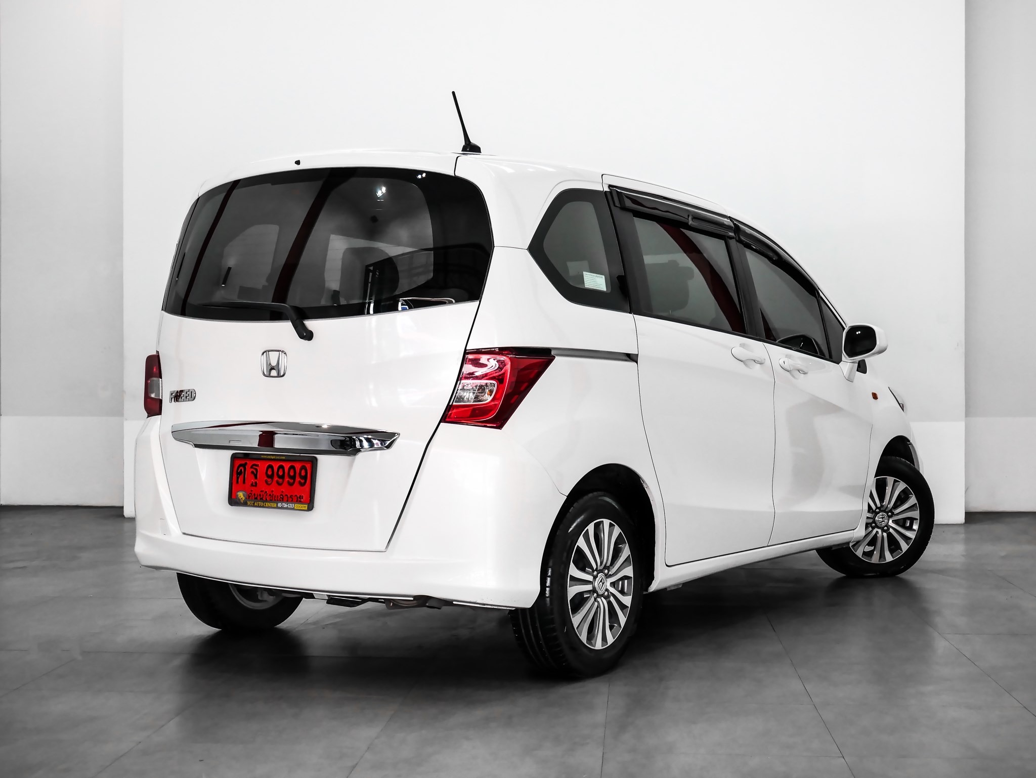 Honda Freed ปี 2012 สีขาว (รูปที่ 3)