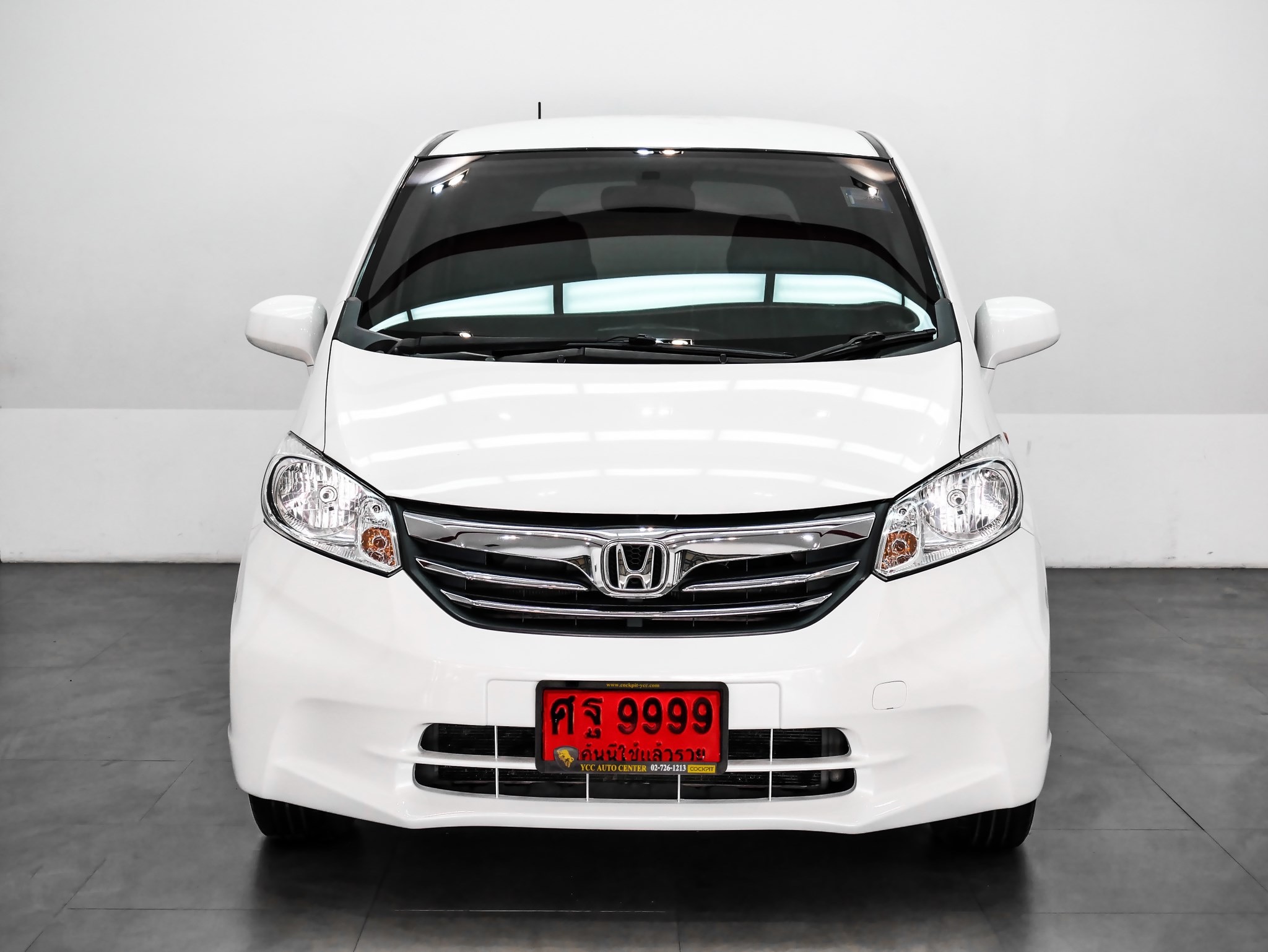 Honda Freed ปี 2012 สีขาว (รูปที่ 2)