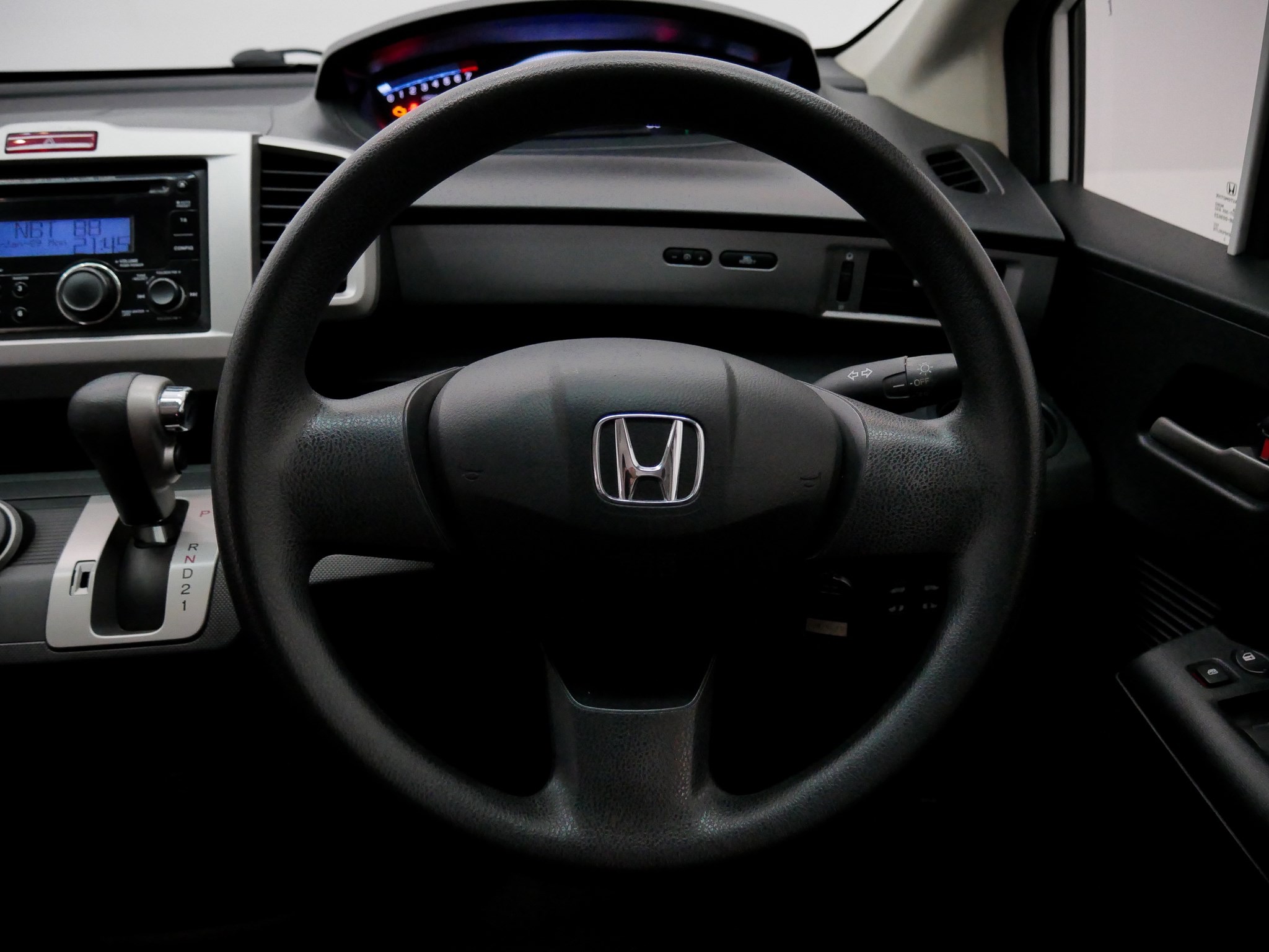Honda Freed ปี 2012 สีขาว (รูปที่ 8)