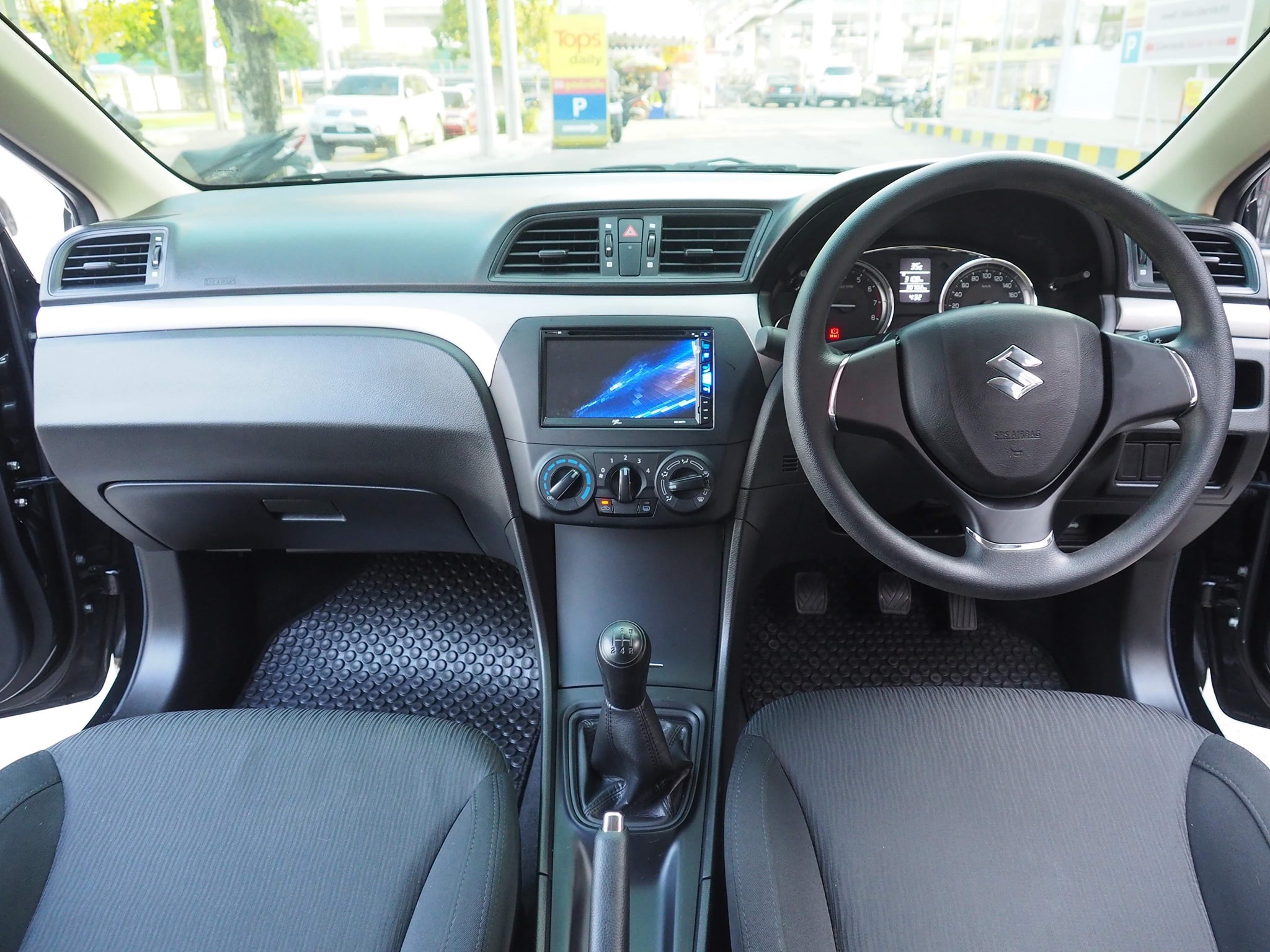 Suzuki Ciaz ปี 2014 สีดำ (รูปที่ 7)