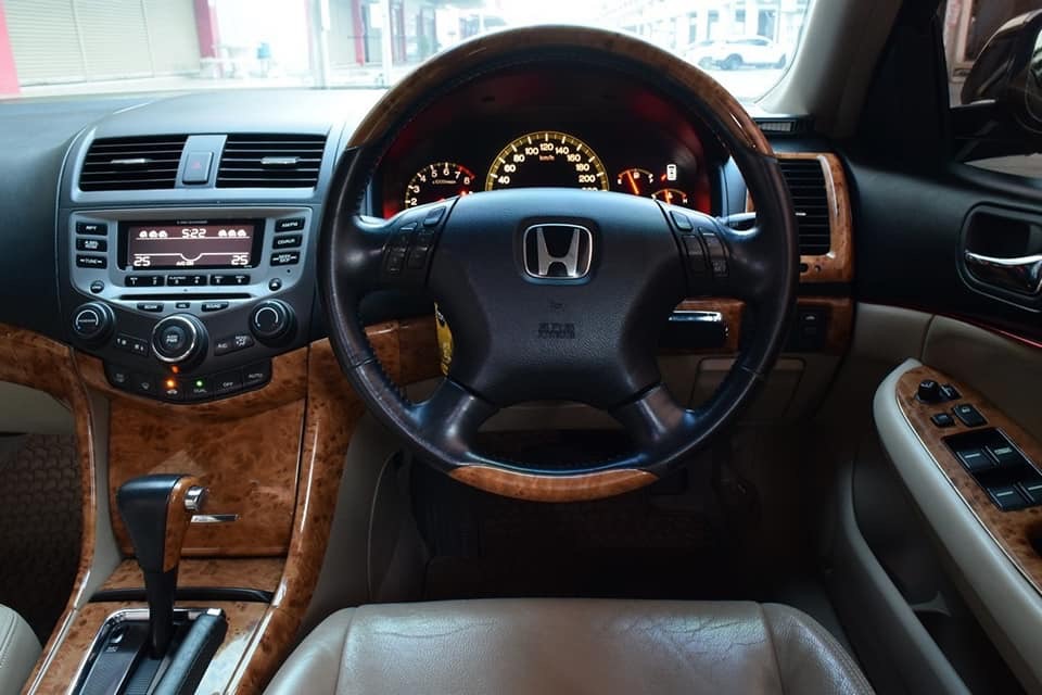 Honda Accord Gen 7 (ปลาวาฬ) ปี 2003 สีดำ