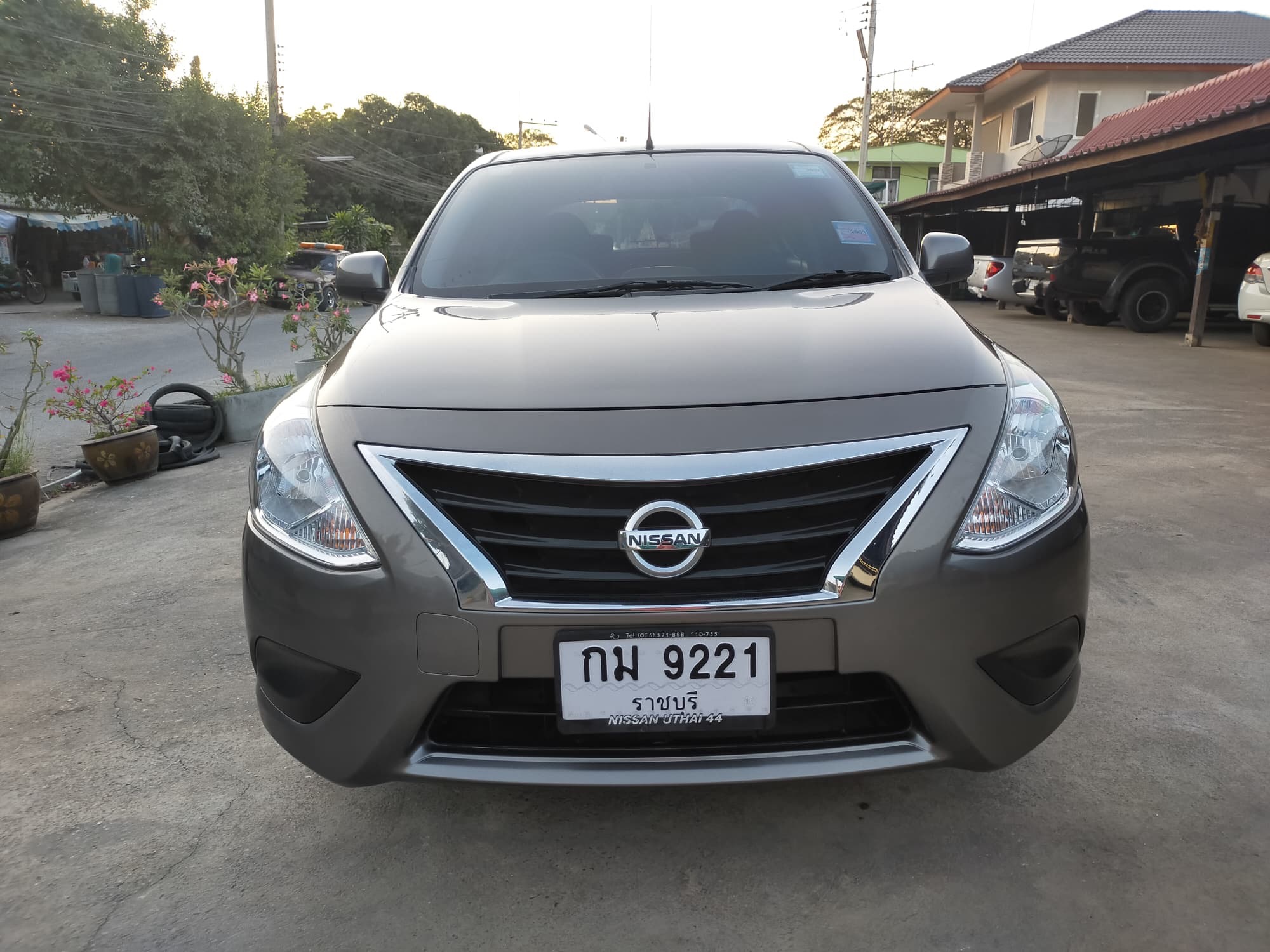 Nissan Almera ปี 2016 สีน้ำตาล (รูปที่ 2)