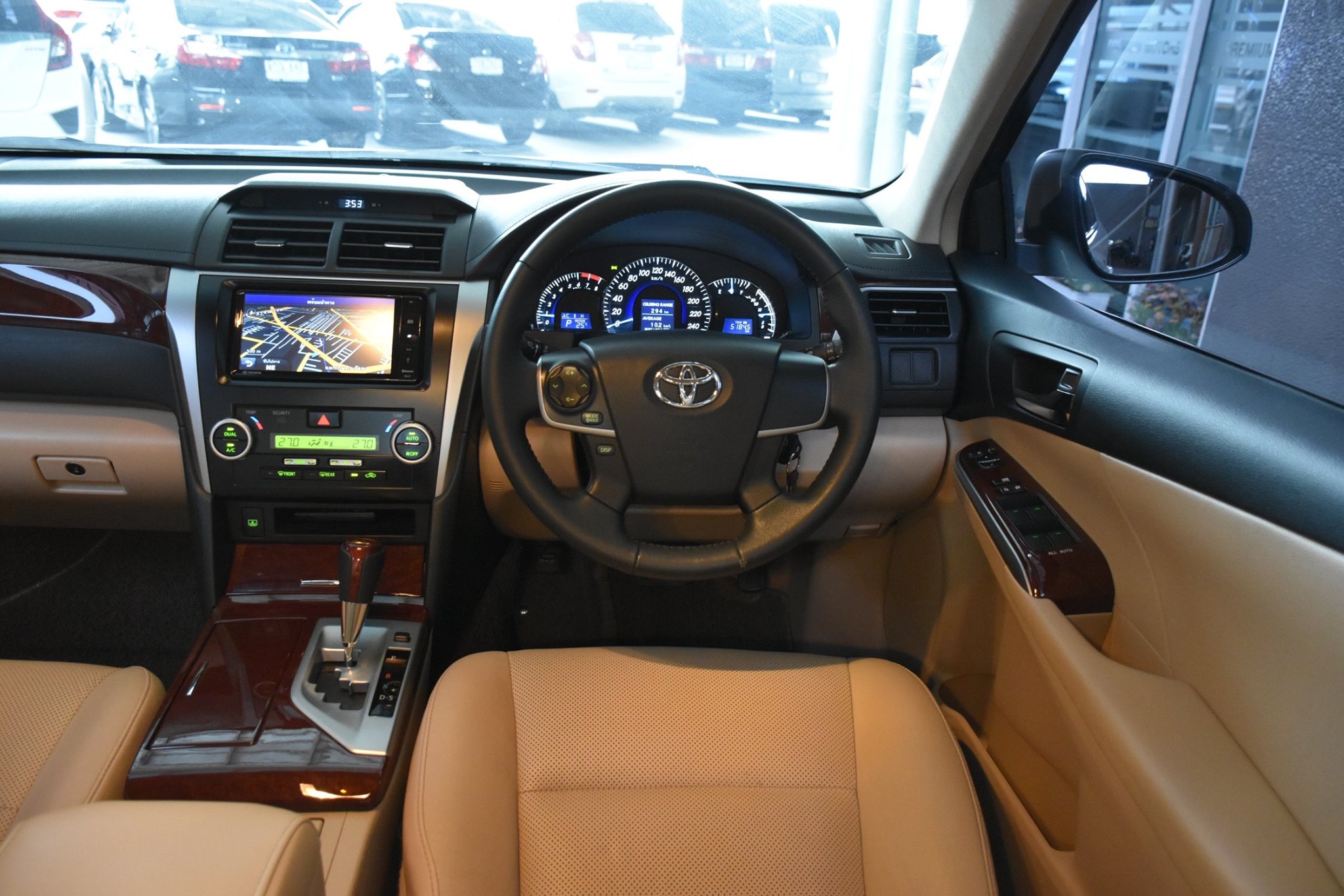 Toyota Camry ปี 2014 สีขาว (รูปที่ 7)