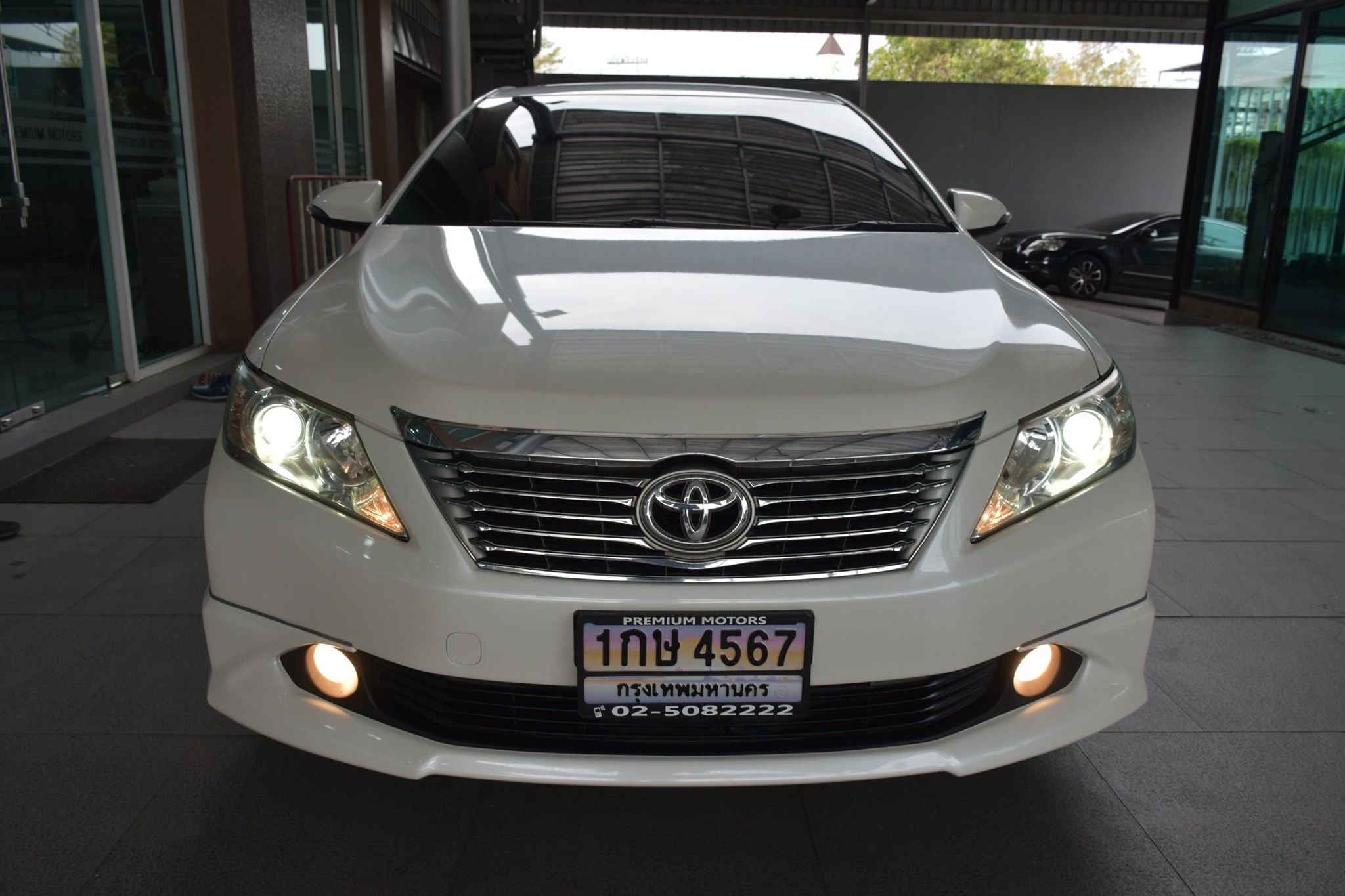 Toyota Camry ปี 2014 สีขาว (รูปที่ 2)