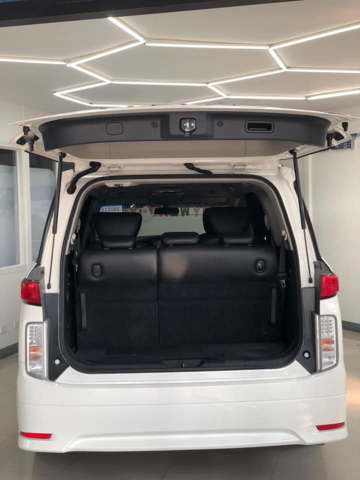 Nissan Elgrand ปี 2010 สีขาว (รูปที่ 17)