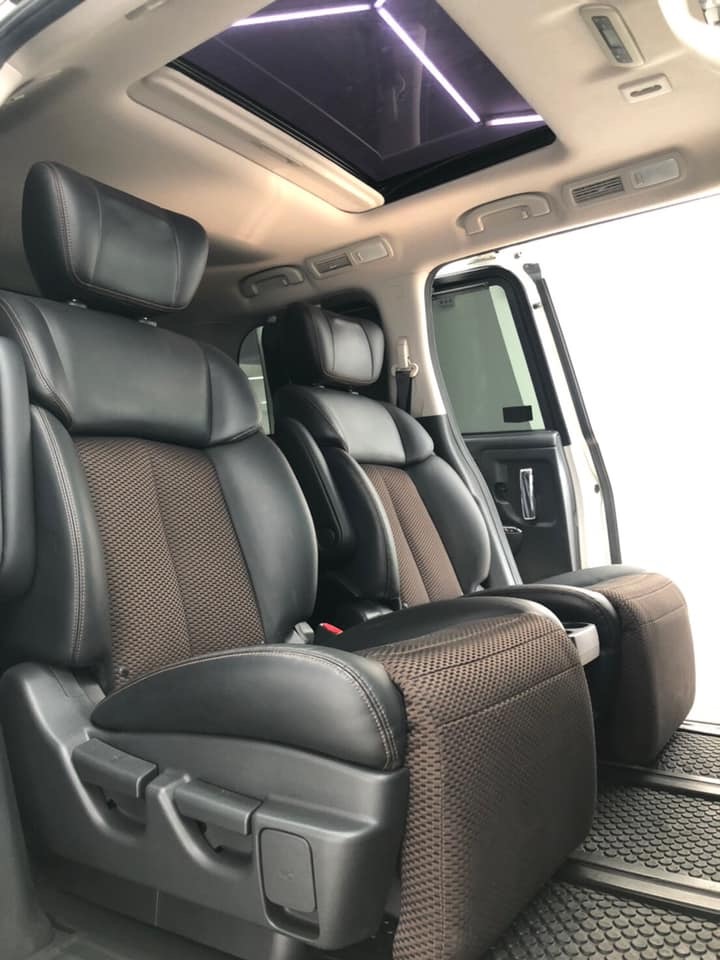 Nissan Elgrand ปี 2010 สีขาว (รูปที่ 5)