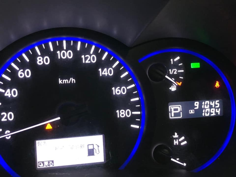 Nissan Elgrand ปี 2010 สีขาว (รูปที่ 8)