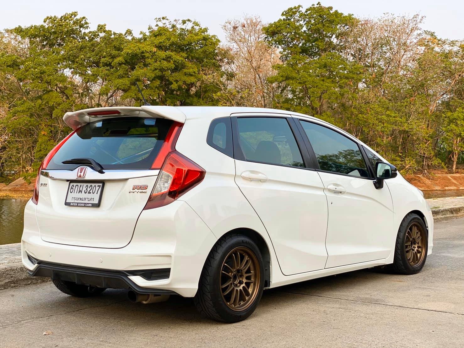 Honda Jazz GK ปี 2017 สีขาว (รูปที่ 9)