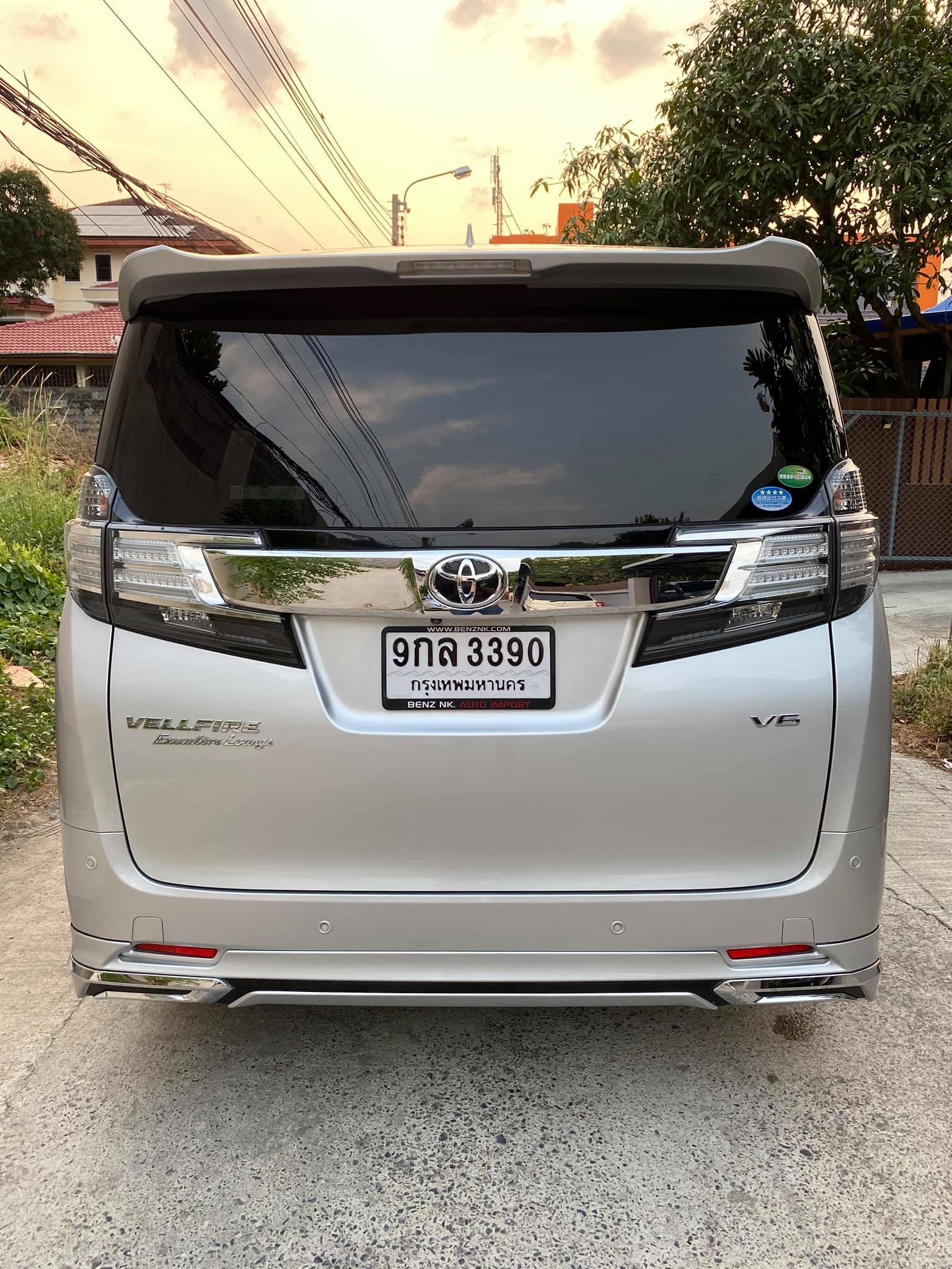 Toyota Vellfire ปี 2016 สีเงิน (รูปที่ 4)