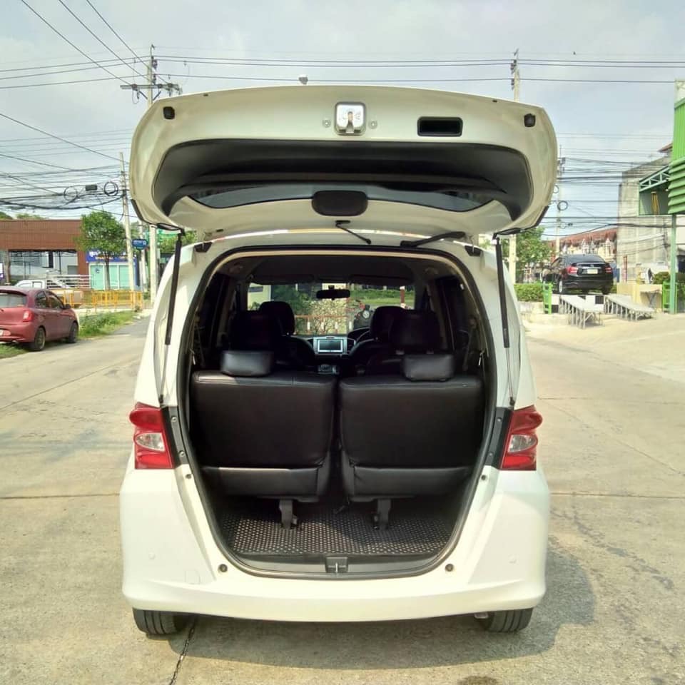 Honda Freed ปี 2012 สีขาว (รูปที่ 13)