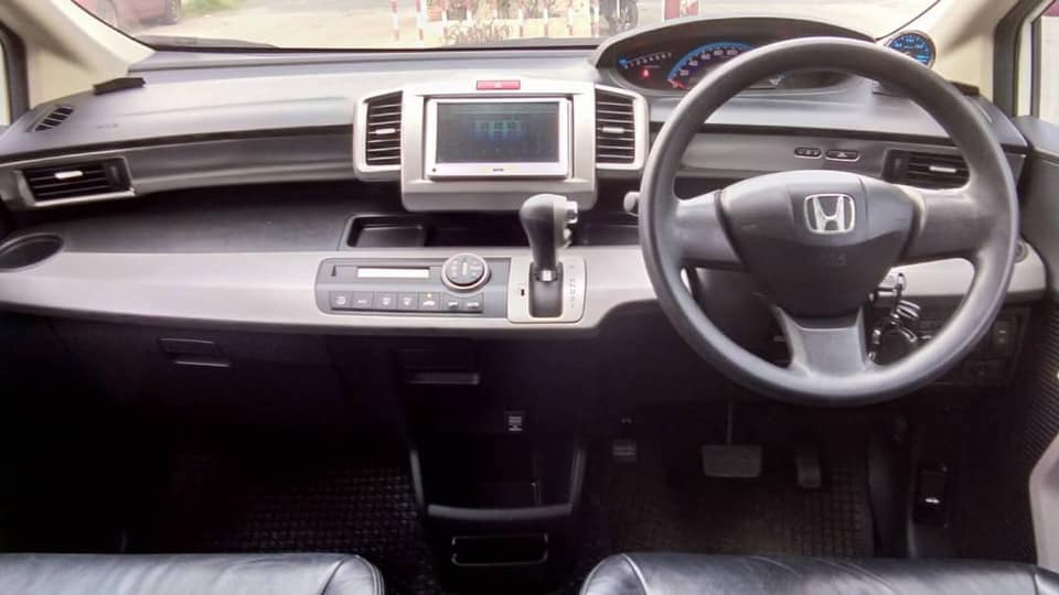 Honda Freed ปี 2012 สีขาว (รูปที่ 10)