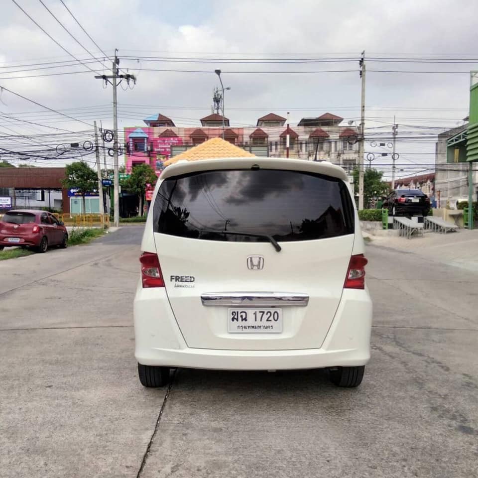 Honda Freed ปี 2012 สีขาว (รูปที่ 6)