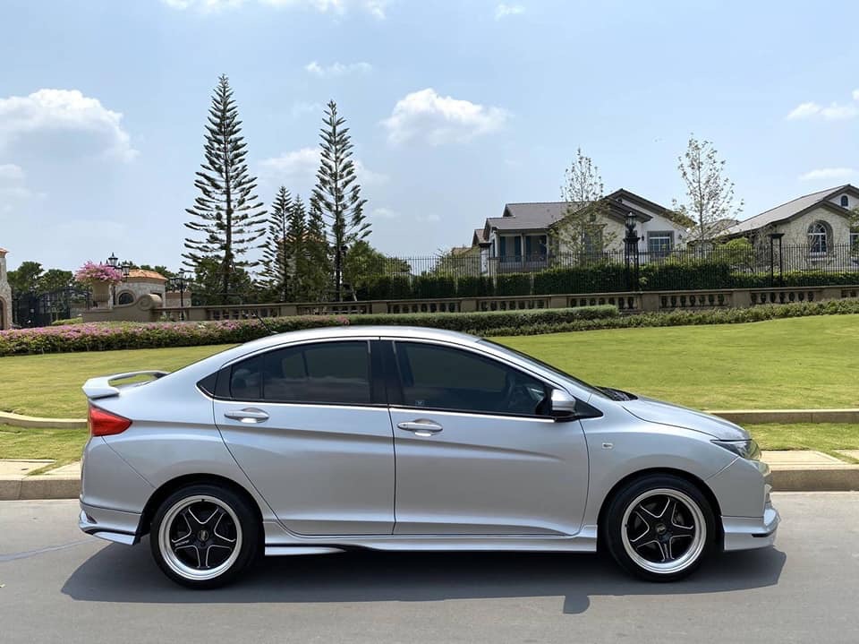 Honda City ปี 2015 สีเงิน