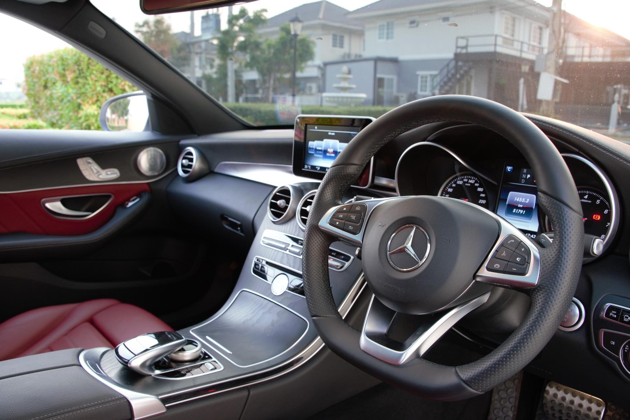 Mercedes-Benz C-Class W205 C350 ปี 2016 สีขาว (รูปที่ 10)