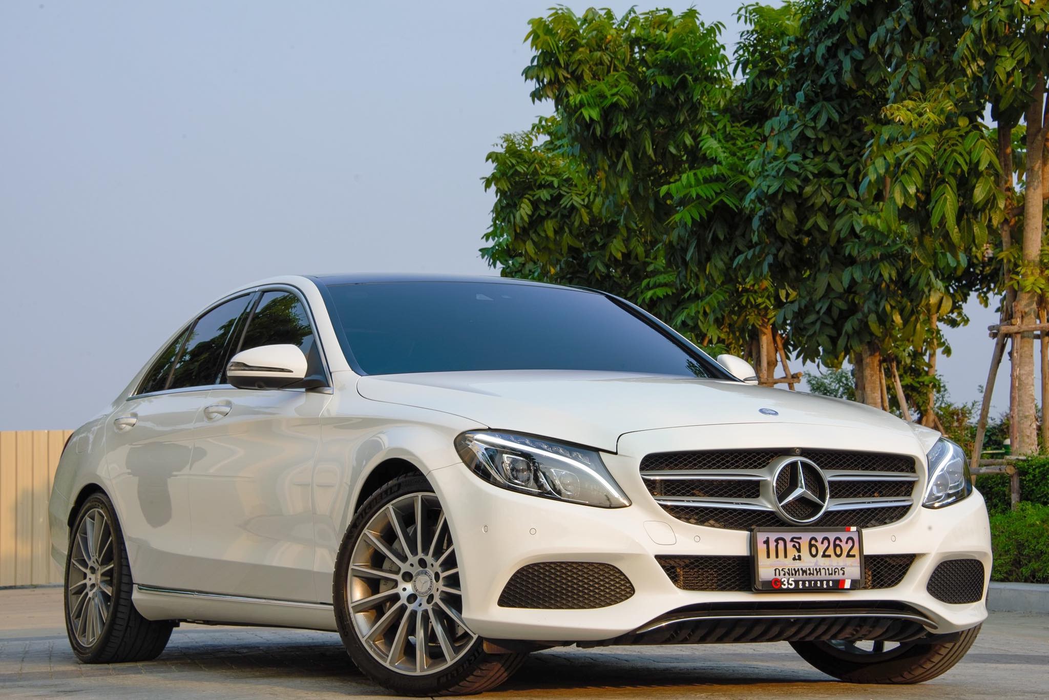 Mercedes-Benz C-Class W205 C350 ปี 2016 สีขาว (รูปที่ 2)
