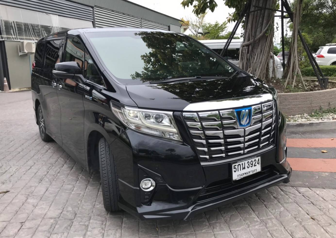 Toyota Alphard ปี 2016 สีดำ (รูปที่ 2)