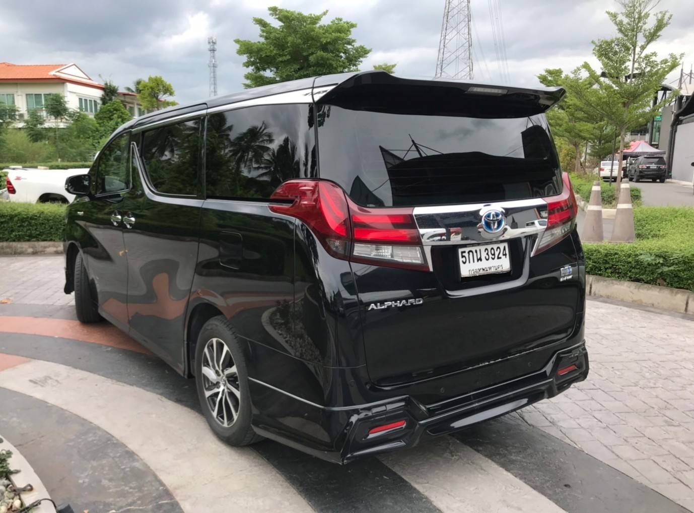 Toyota Alphard ปี 2016 สีดำ (รูปที่ 3)