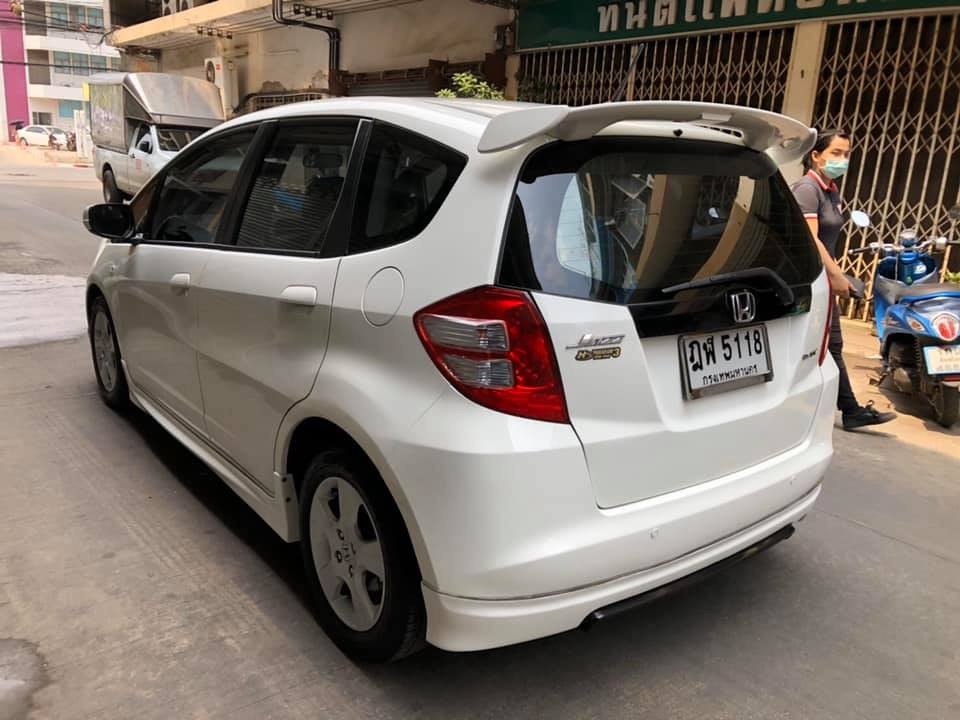Honda Jazz GE ปี 2011 สีขาว (รูปที่ 2)