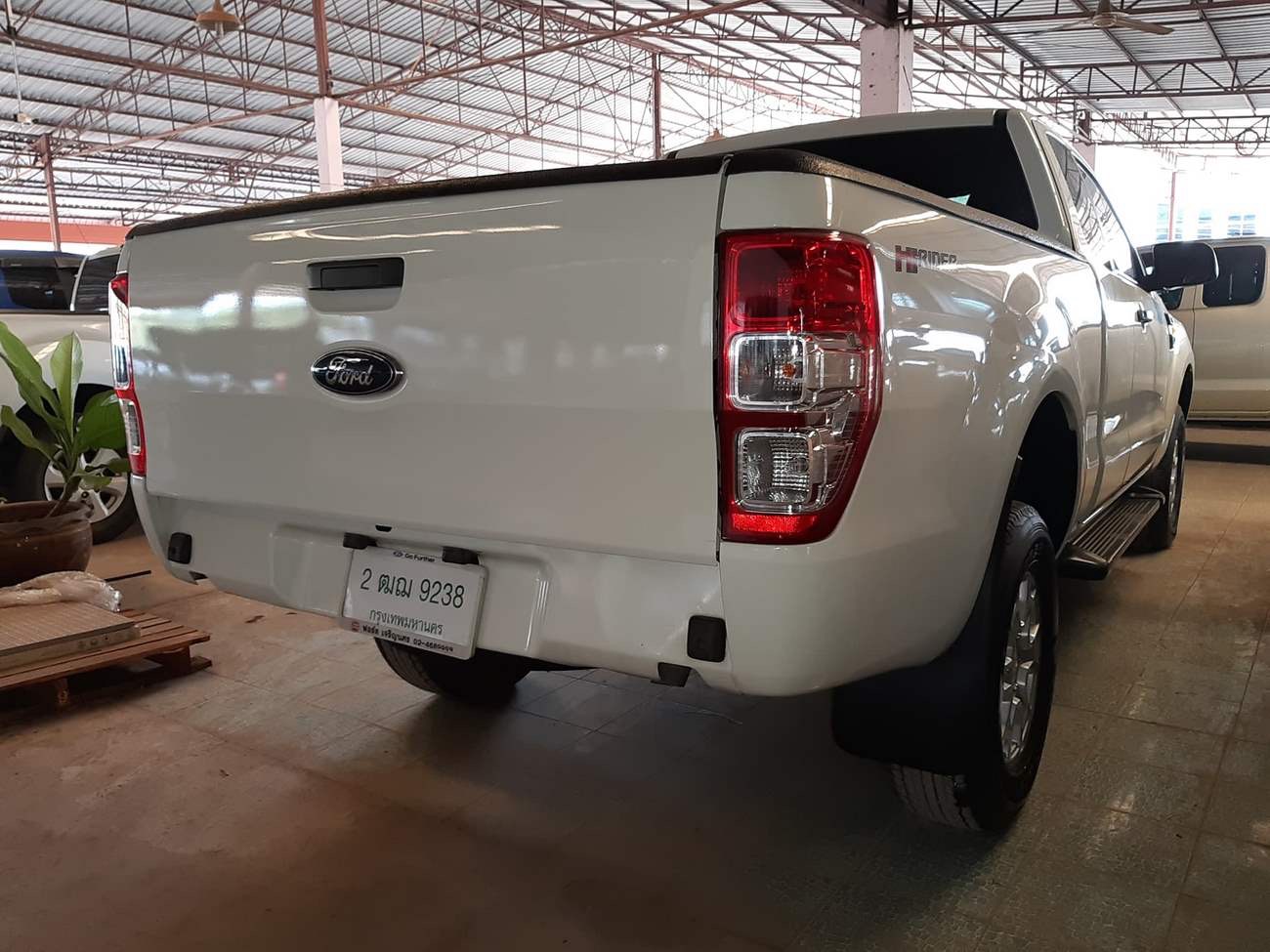 Ford Ranger Hi-Rider (Cab) ปี 2017 สีขาว (รูปที่ 4)