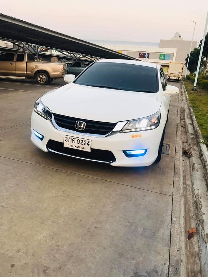 Honda Accord Gen 9 ปี 2013 สีขาว (รูปที่ 9)