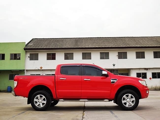 Ford Ranger 4 ประตู ปี 2013 สีแดง (รูปที่ 7)