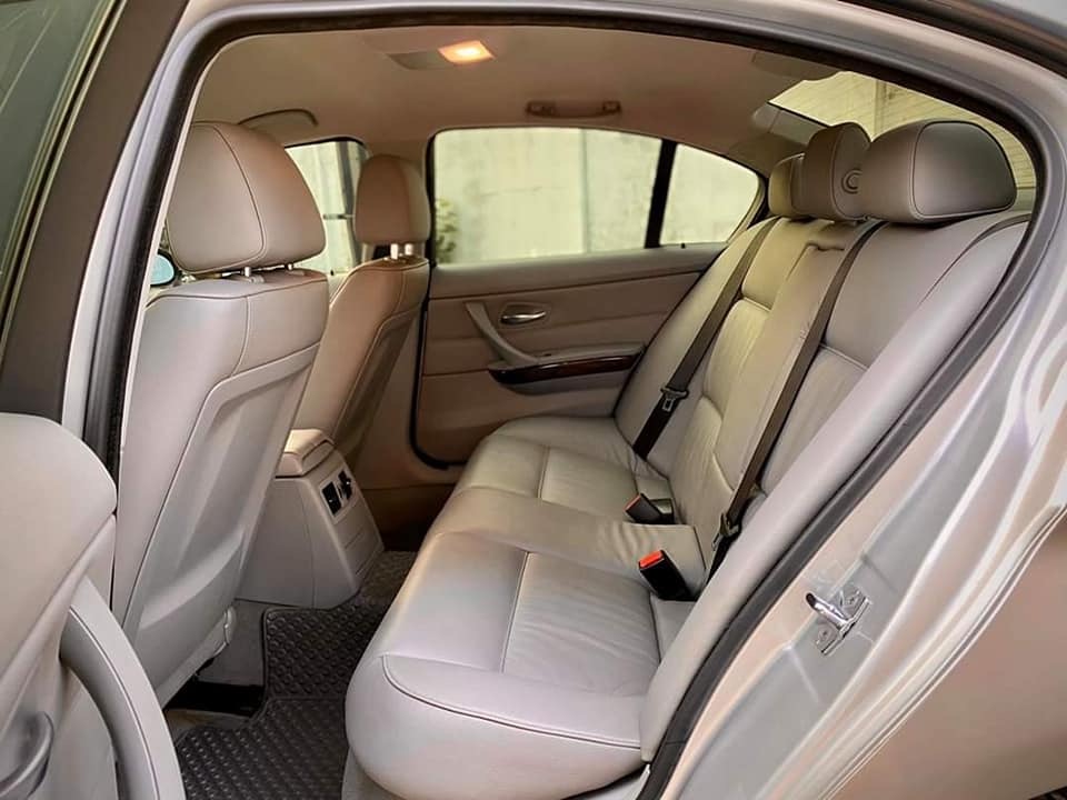 BMW 3 Series E90 320i ปี 2007 สีเงิน (รูปที่ 8)