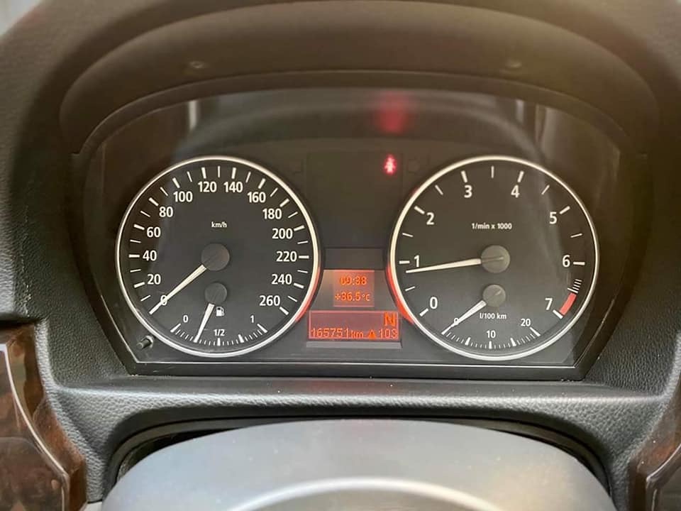 BMW 3 Series E90 320i ปี 2007 สีเงิน (รูปที่ 10)