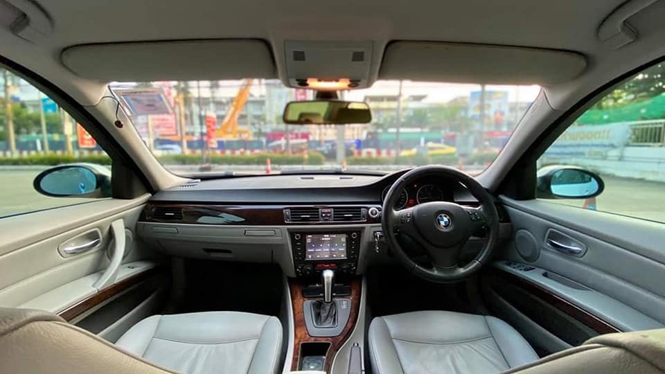BMW 3 Series E90 320i ปี 2007 สีเงิน (รูปที่ 9)