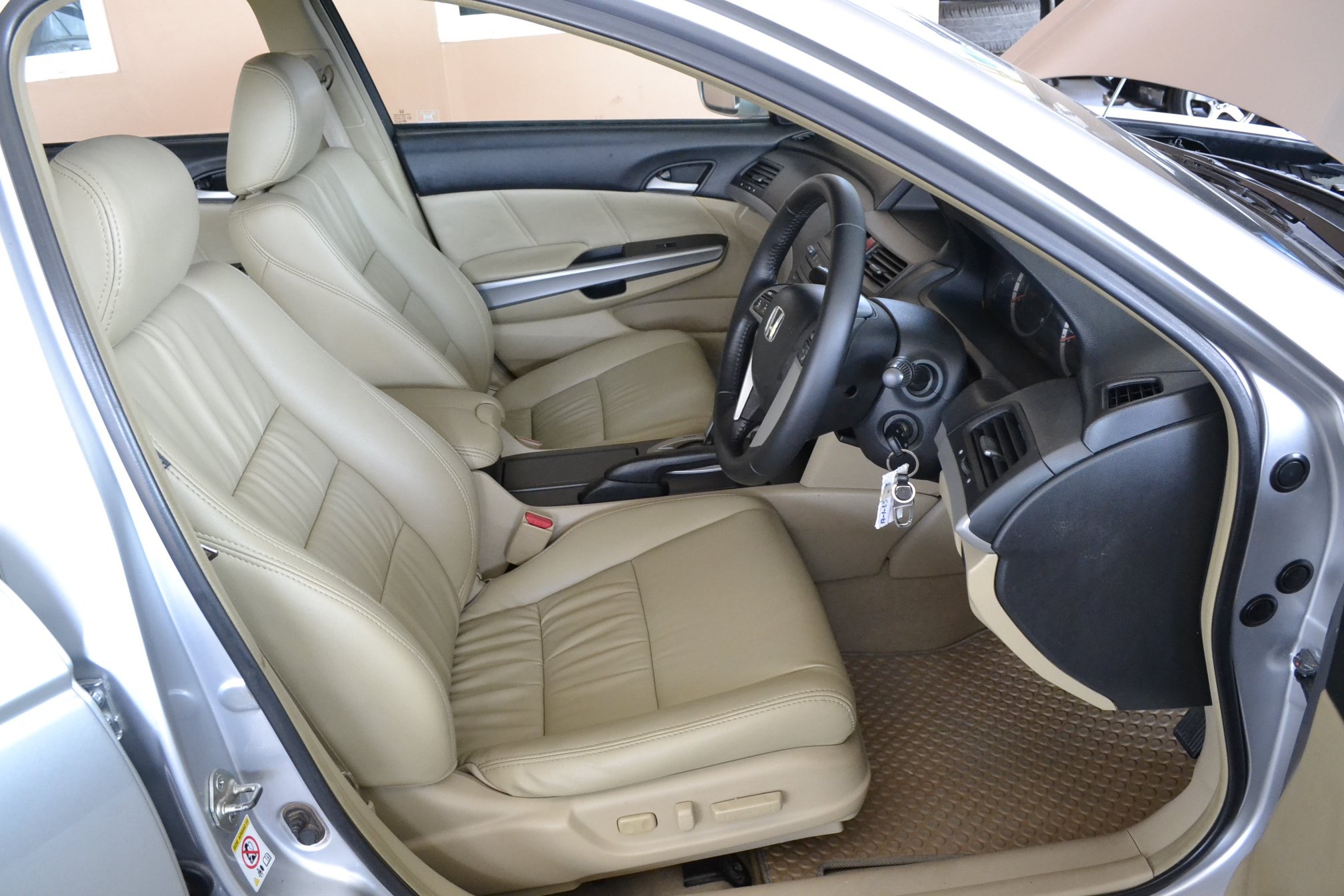 Honda Accord Gen 8 ปี 2008 สีเทา (รูปที่ 4)