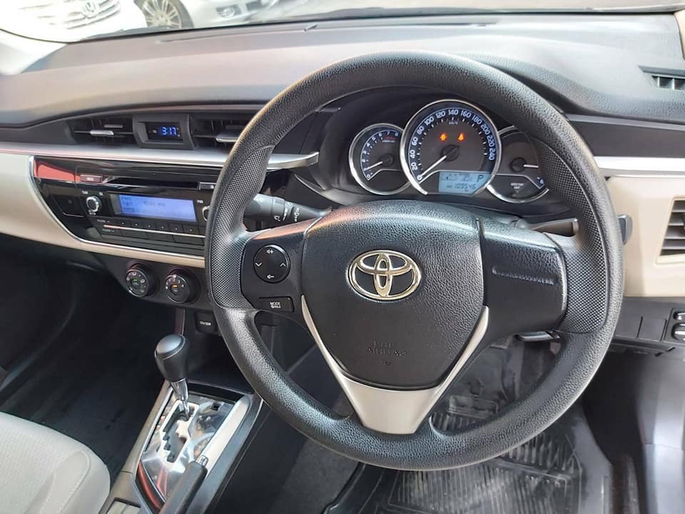 Toyota Corolla Altis ปี 2015 สีขาว (รูปที่ 6)