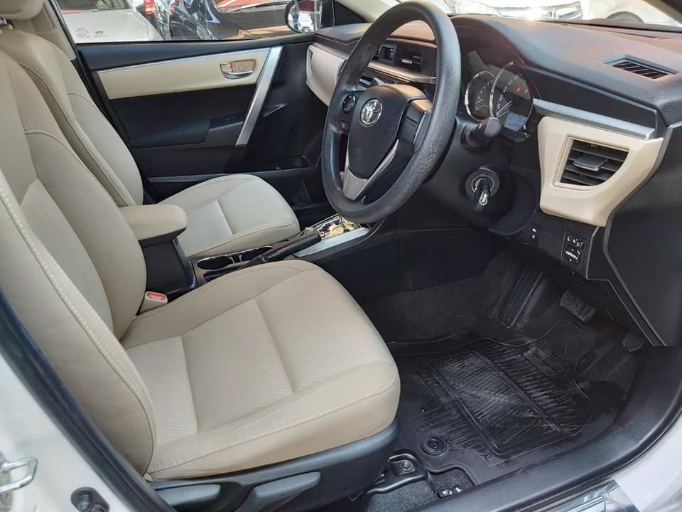 Toyota Corolla Altis ปี 2015 สีขาว (รูปที่ 9)