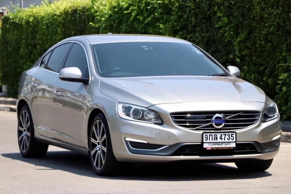 Volvo S60 ปี 2016 สีเงิน
