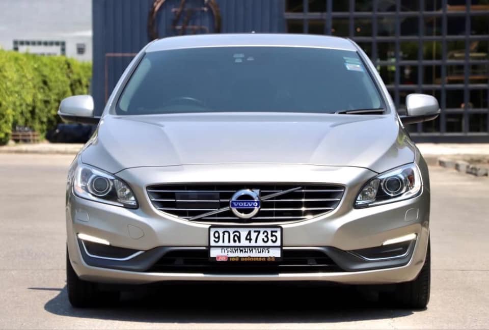 Volvo S60 ปี 2016 สีเงิน