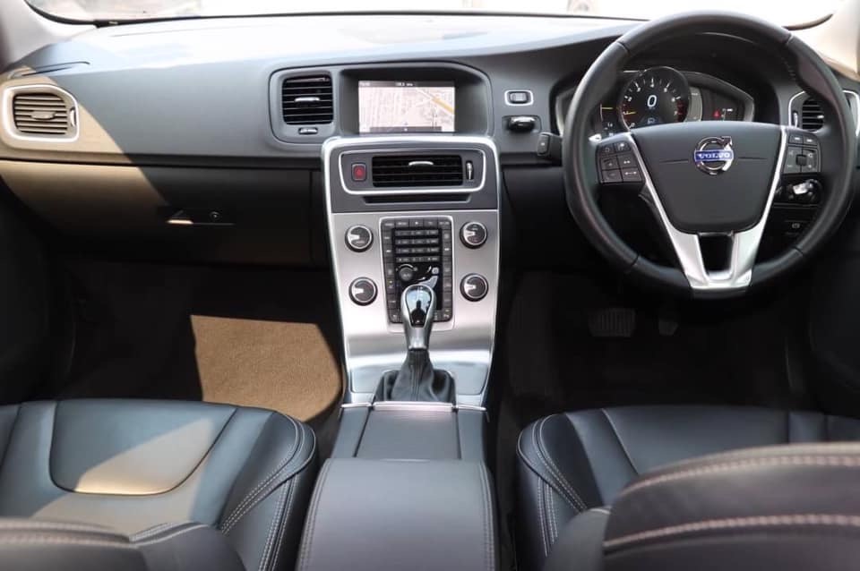 Volvo S60 ปี 2016 สีเงิน (รูปที่ 4)