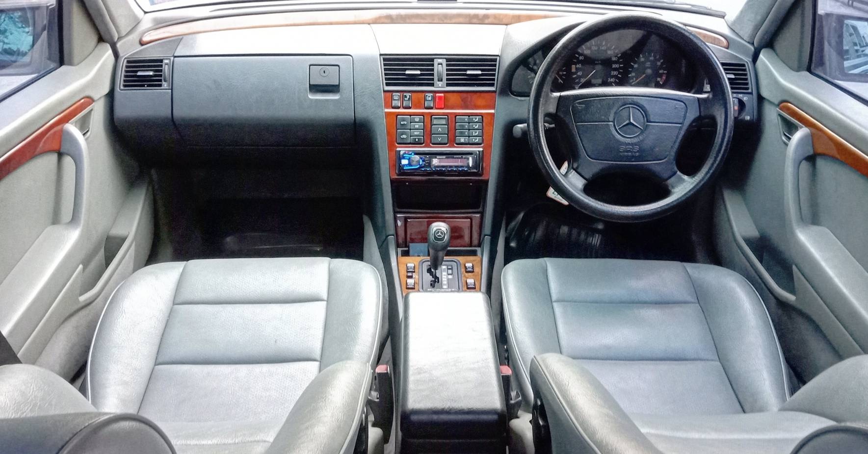 Mercedes-Benz C-Class W202 C180 ปี 1994 สีดำ (รูปที่ 5)